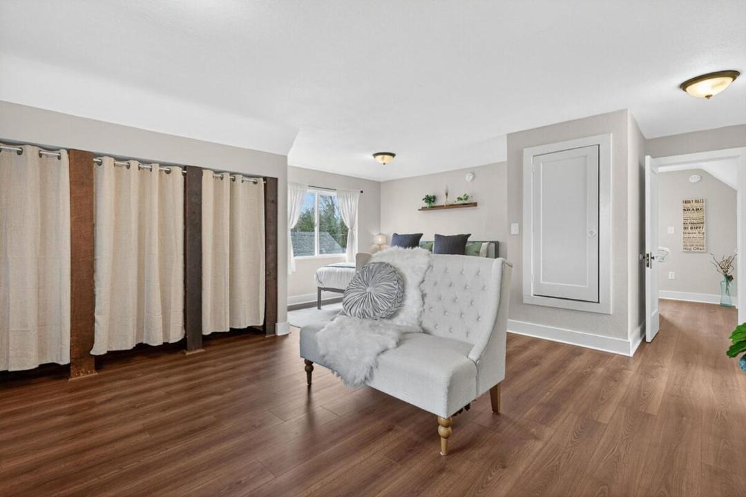 Photo of Others in Hough