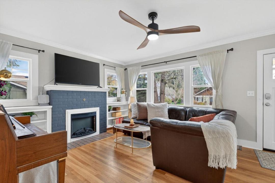 Photo of Others in Hough