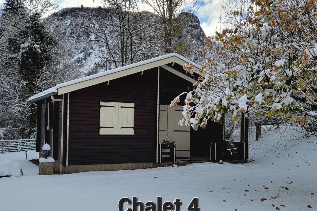 Photo of Others in Saurat