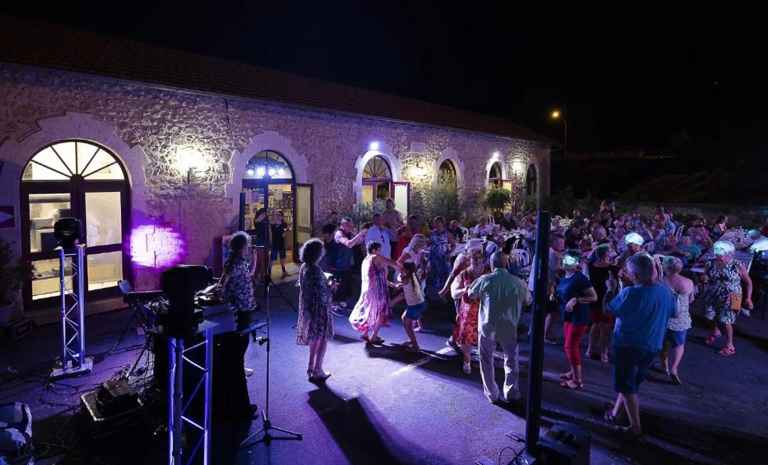 Photo of Others in Montpon-Menesterol