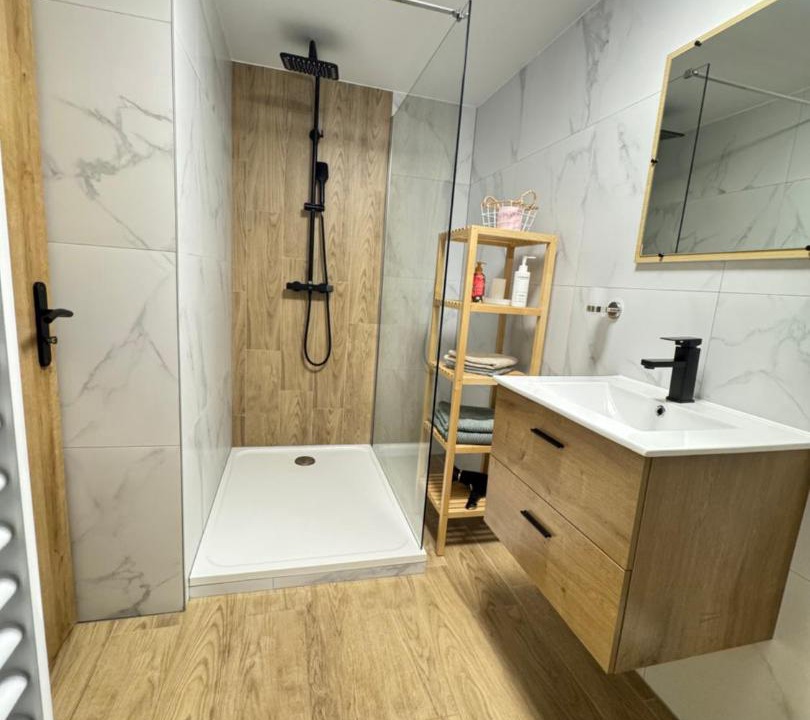 Photo of Others in L'Hopital