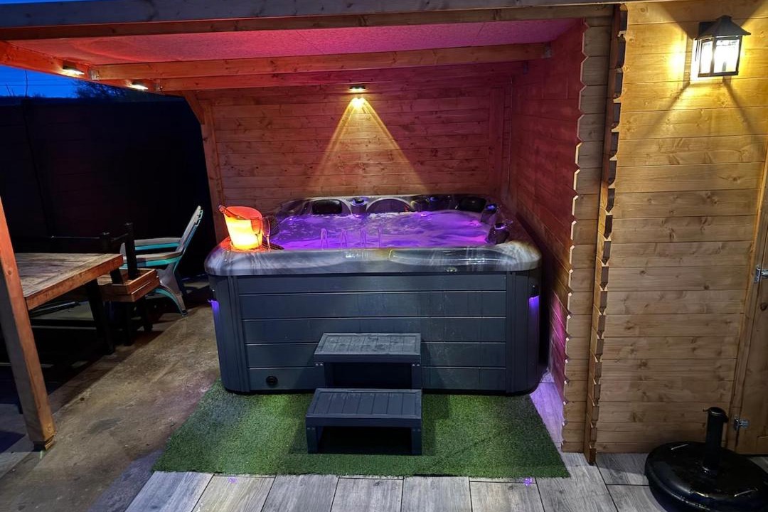 Photo of Others in La Machine