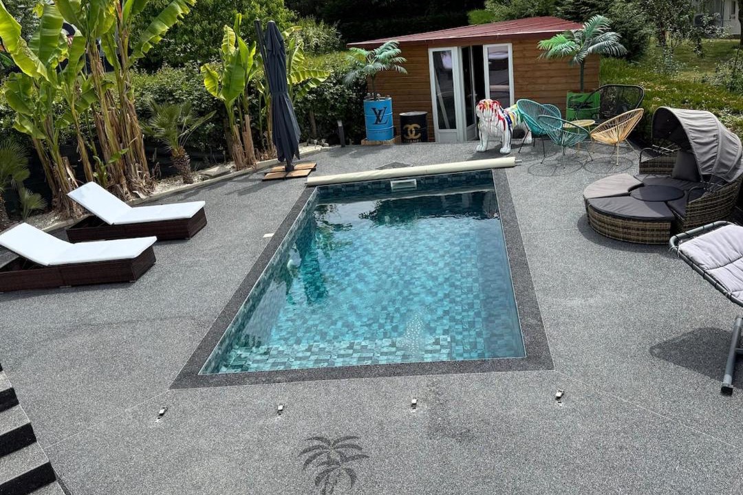 Photo of Others in La Machine