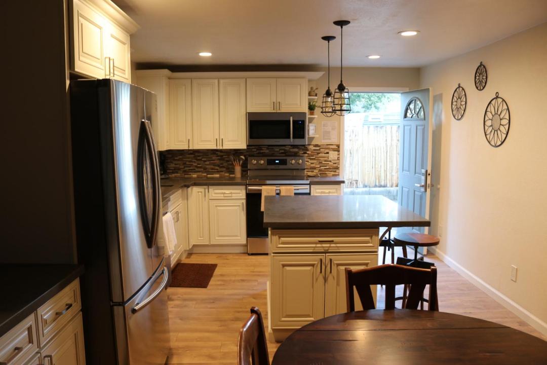 Photo of Kitchen in Lee Vining