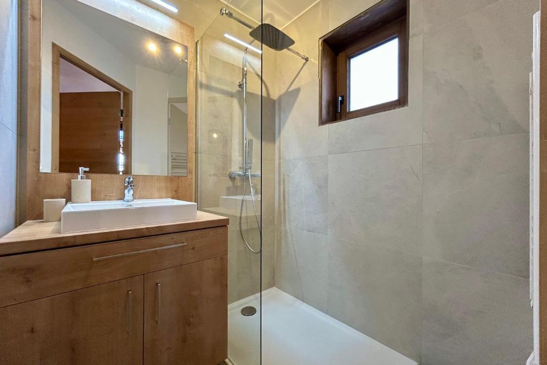 Photo of Others in Eclose-Est