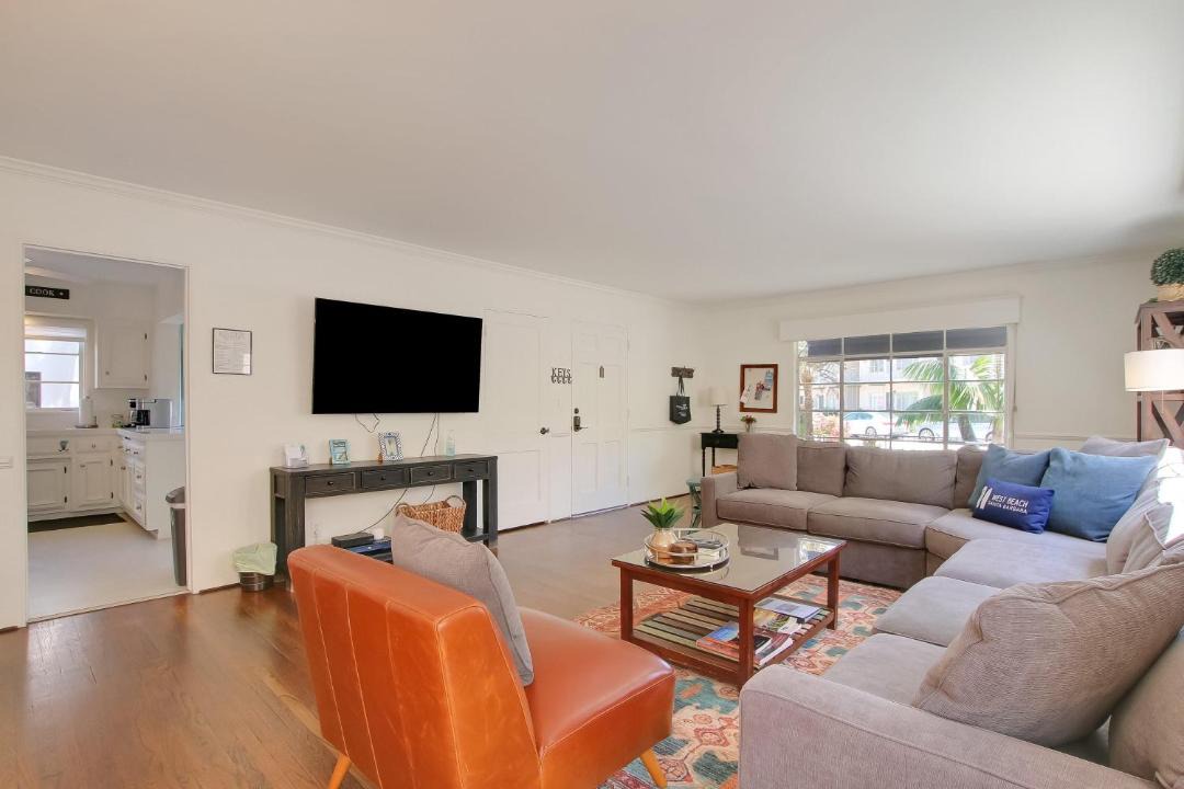 Photo of Livingroom in West Beach