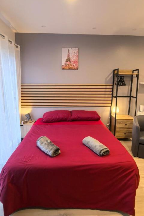 Photo of Bedroom in Villieu-Loyes-Mollon