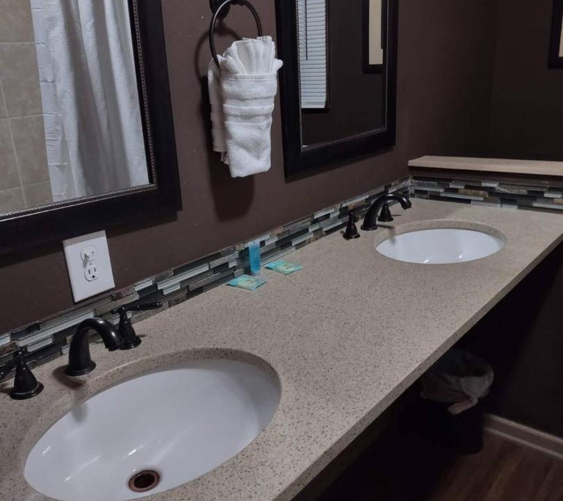 Photo of Bathroom in Elma