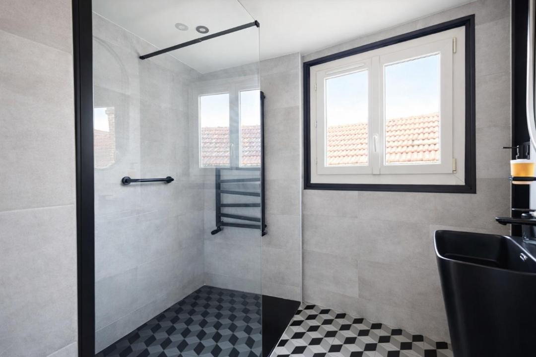 Photo of Others in Epone