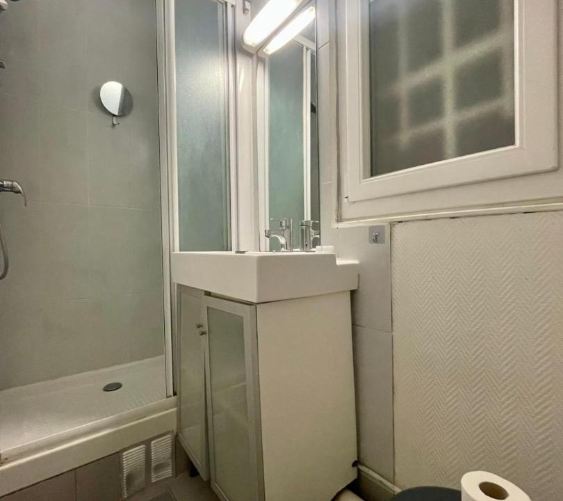 Photo of Bathroom in Parc-de-Montsouris