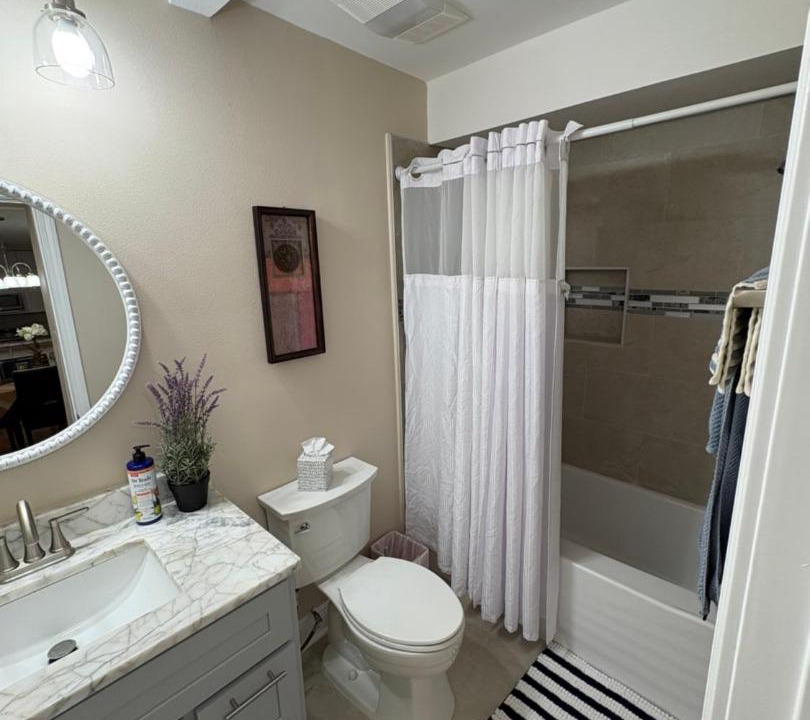 Photo of Bathroom in Kenner - Louis Armstrong International Airport