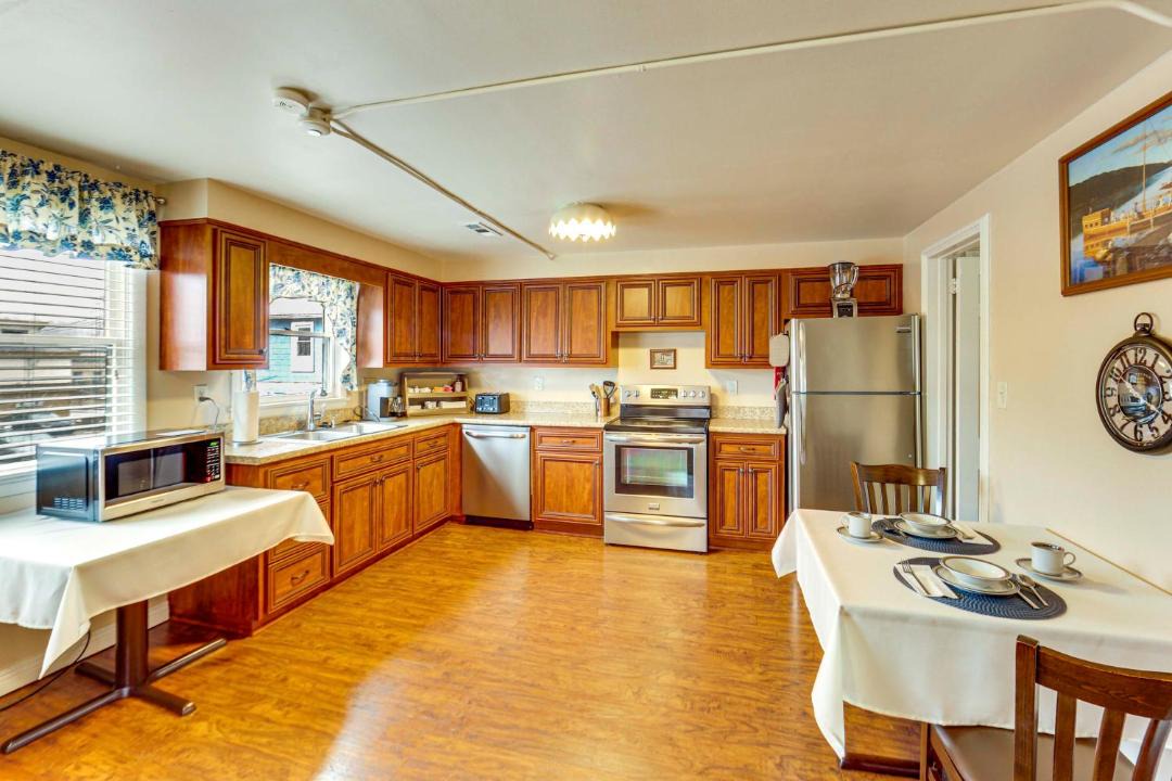 Photo of Others in Elizabeth