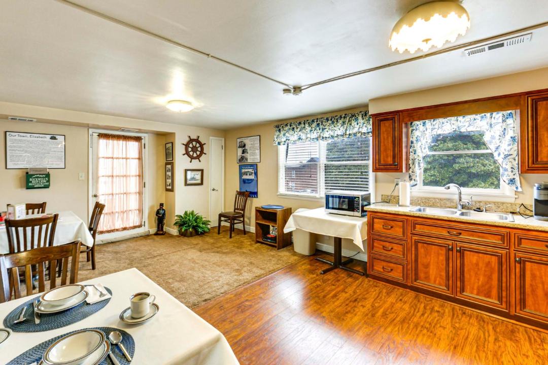 Photo of Others in Elizabeth