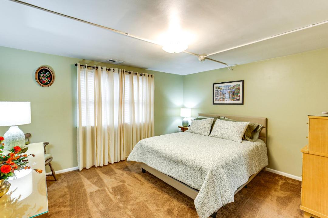 Photo of Others in Elizabeth