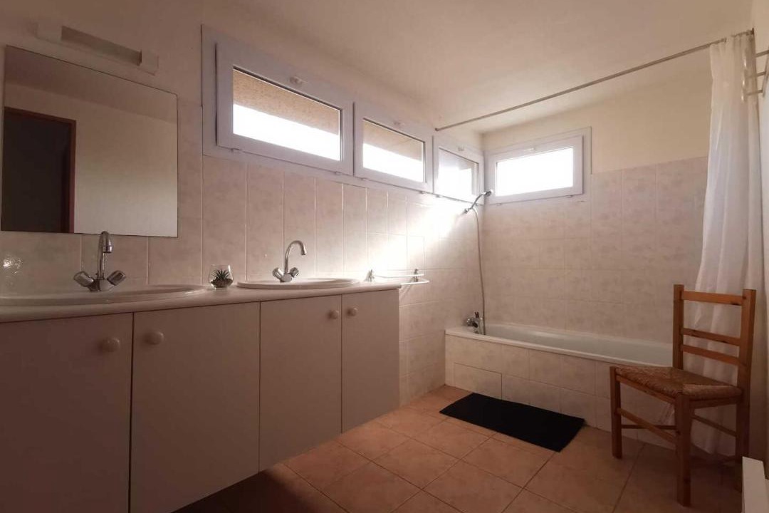 Photo of Bathroom in Trilla
