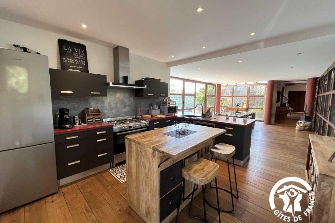 Photo of Others in Pia