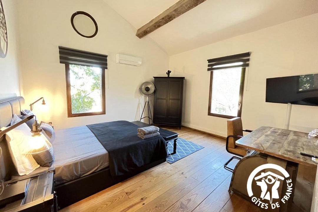 Photo of Others in Pia