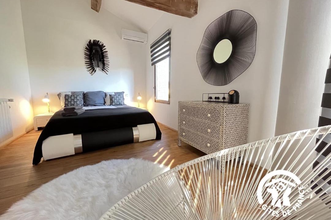 Photo of Others in Pia