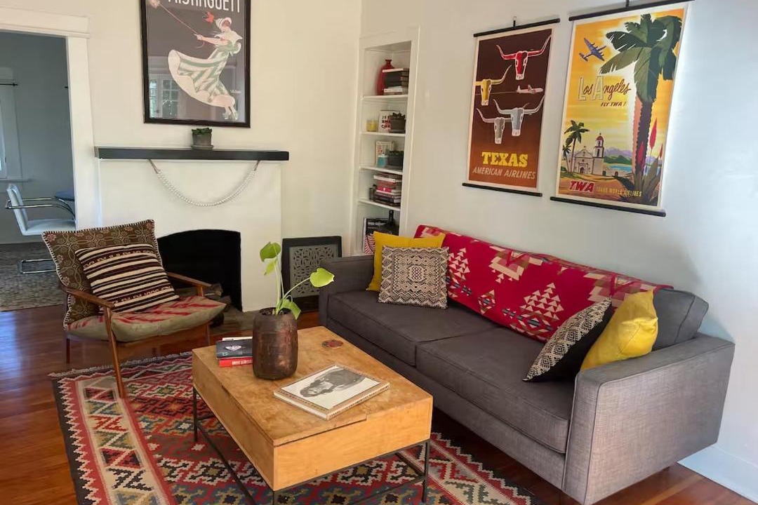 Photo of Livingroom in North Central