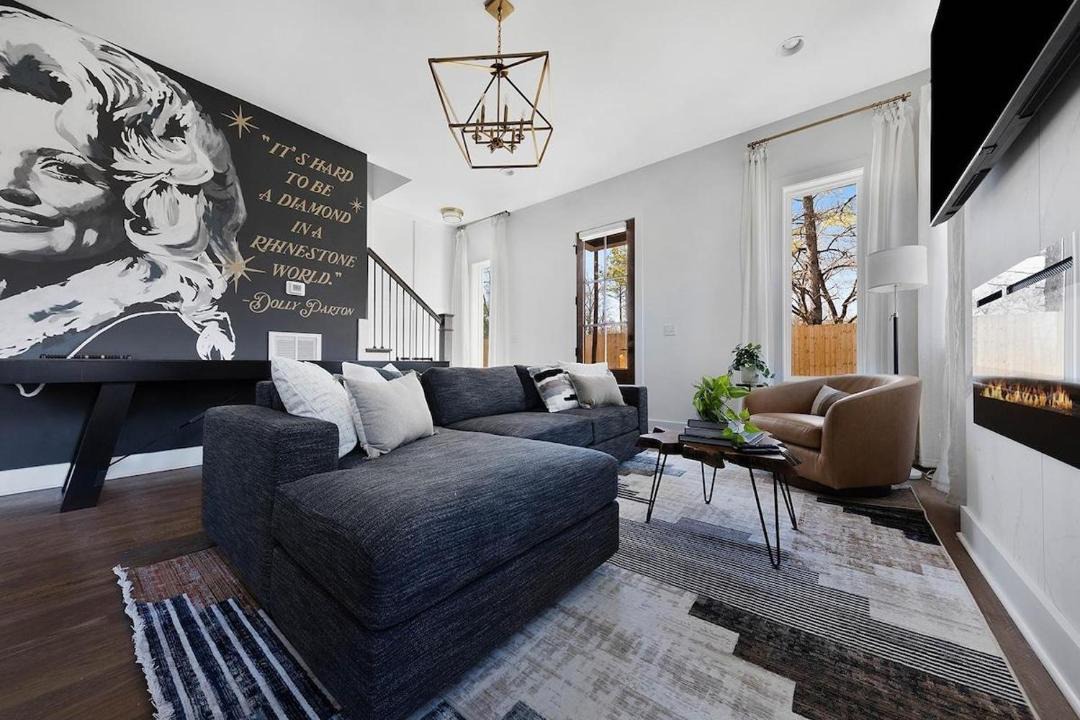 Photo of Livingroom in Hadley - Washington