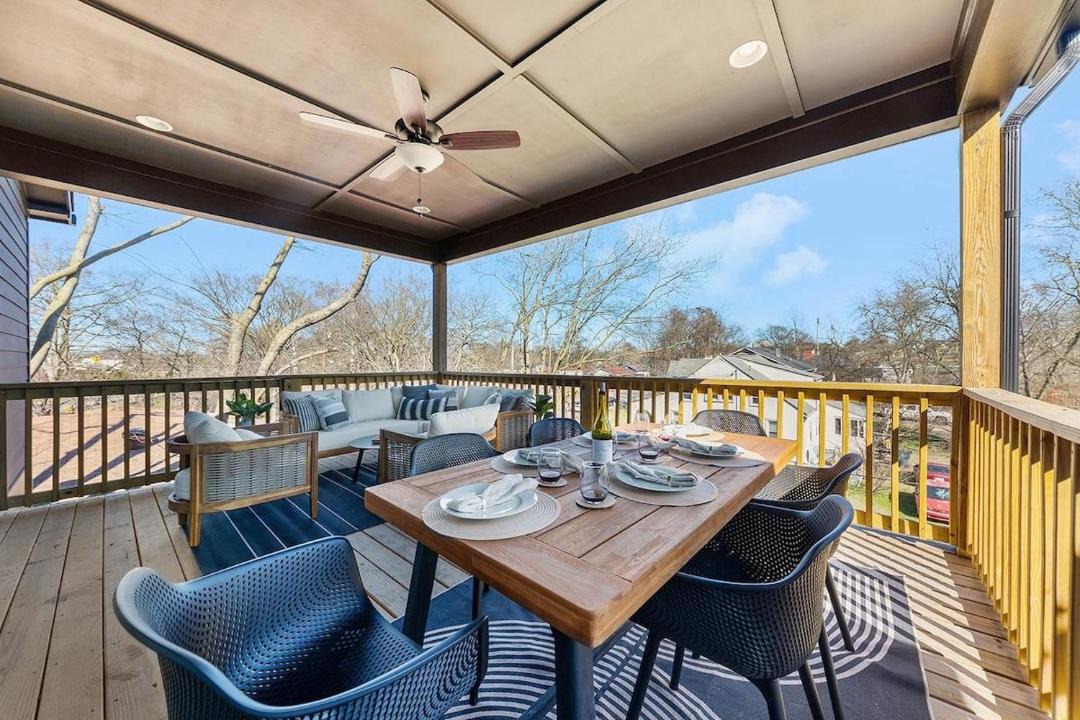 Photo of Patio Balcony in Hadley - Washington