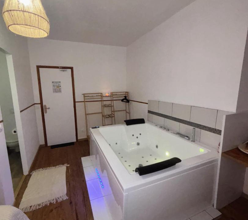 Photo of Others in Orbec