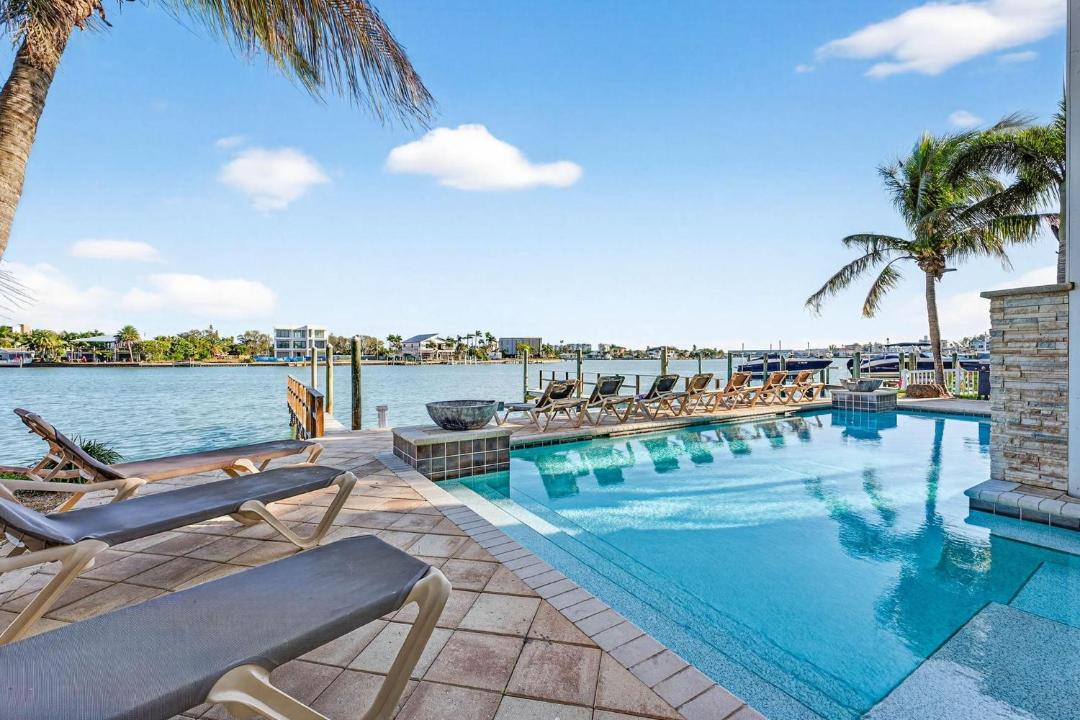 Photo of Patio Balcony in Treasure Island