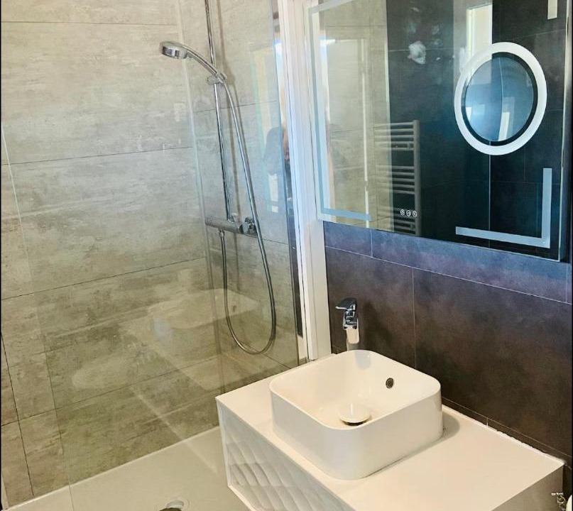 Photo of Bathroom in Equemauville