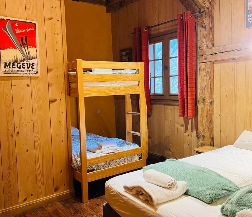 Photo of Others in Les Prodains