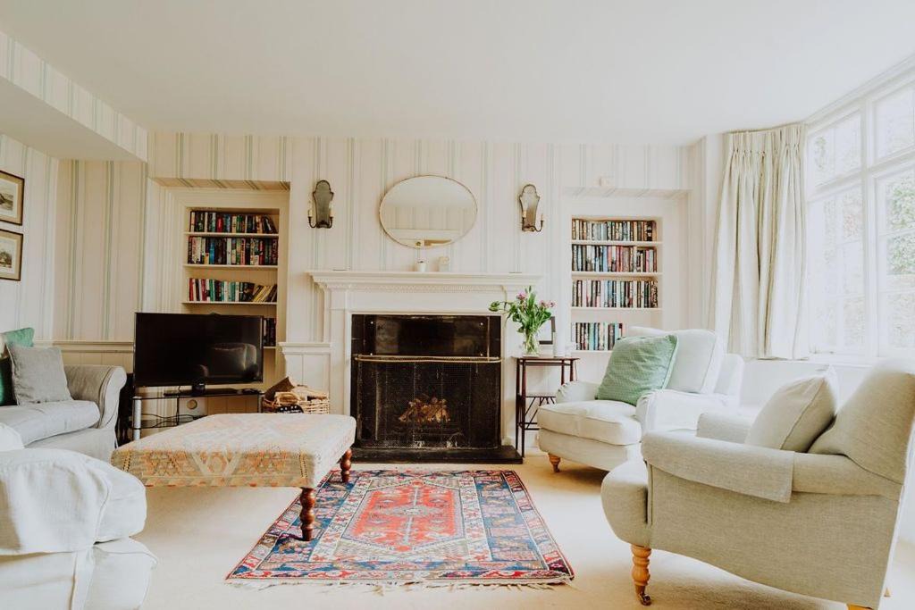 Photo of Livingroom in Burgh Island