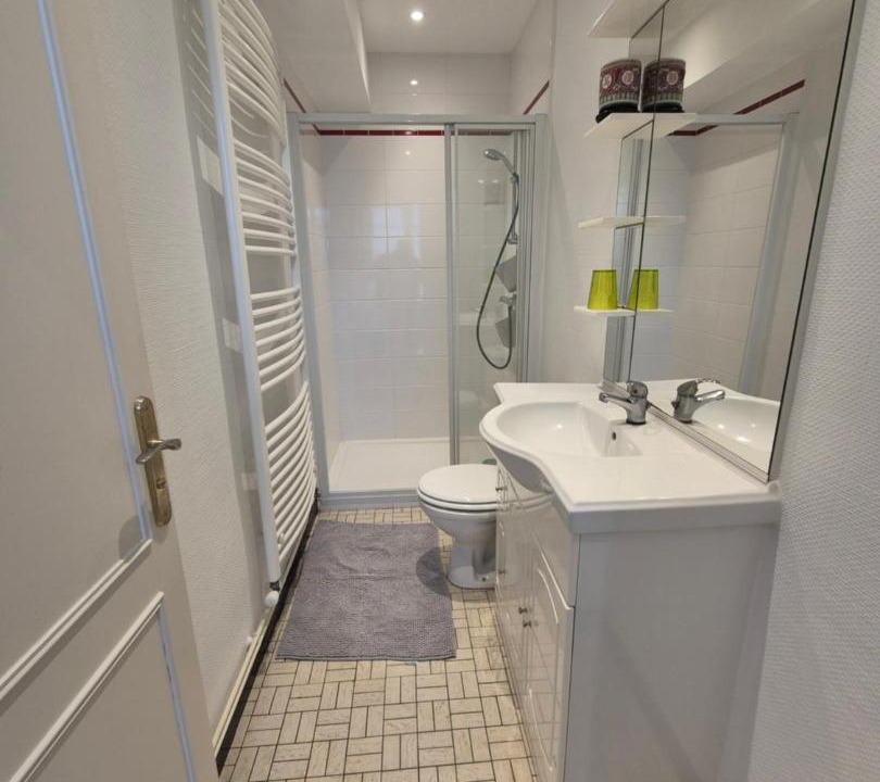 Photo of Bathroom in Centre