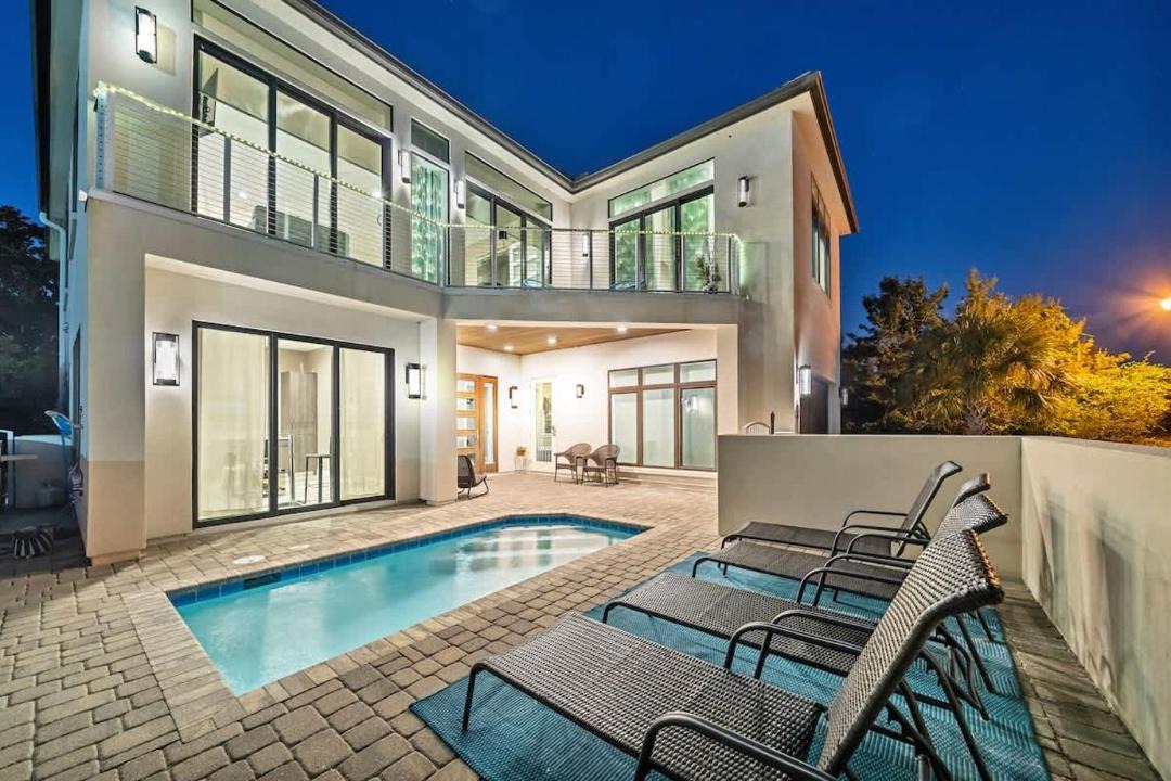 Photo of Others in Avalon Beach Estates