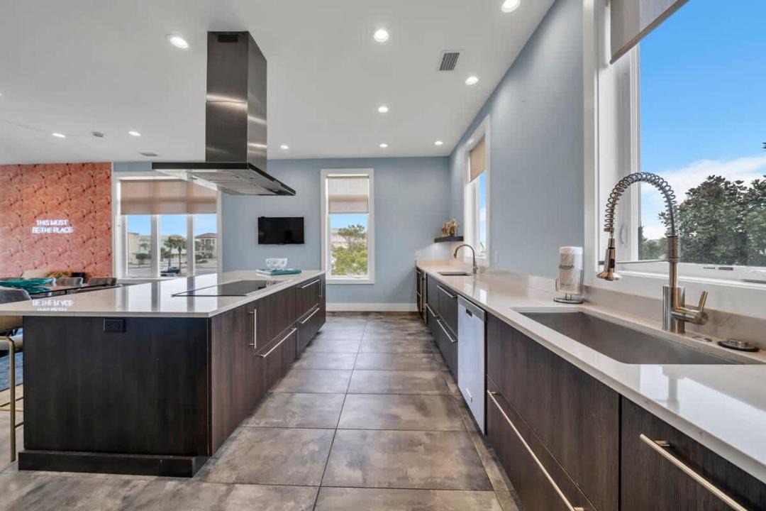 Photo of Others in Avalon Beach Estates