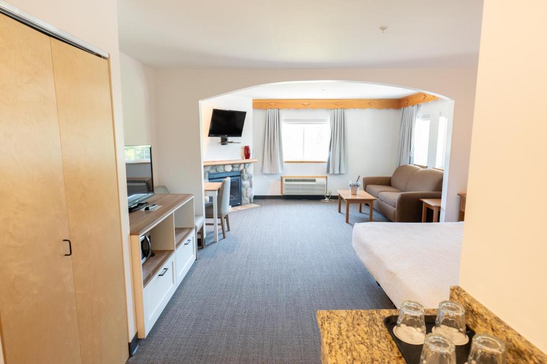 Photo of Others in Downtown Leavenworth