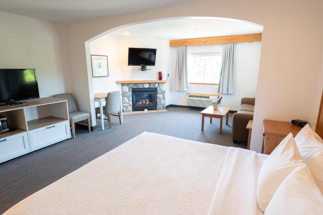 Photo of Others in Downtown Leavenworth