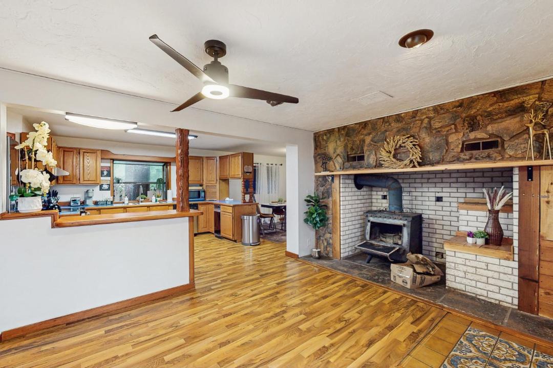 Photo of Others in Agate