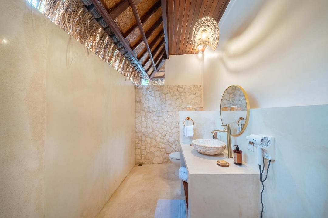 Photo of Bathroom in Mushroom Bay
