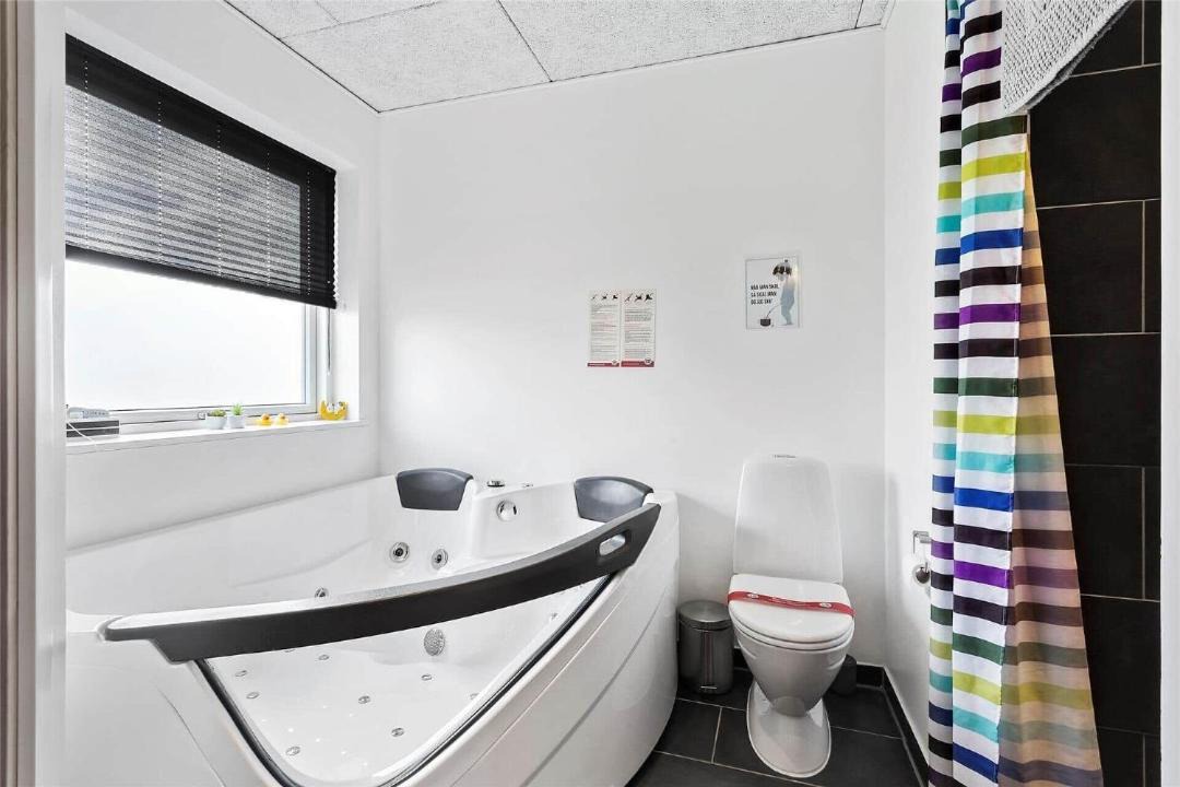 Photo of Bathroom in Hou