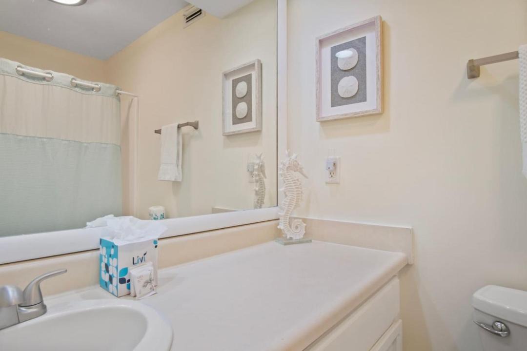 Photo of Bathroom in Night Heron