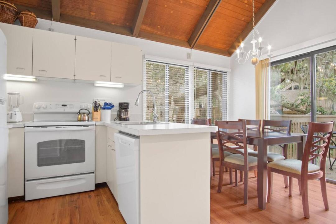 Photo of Kitchen in Night Heron