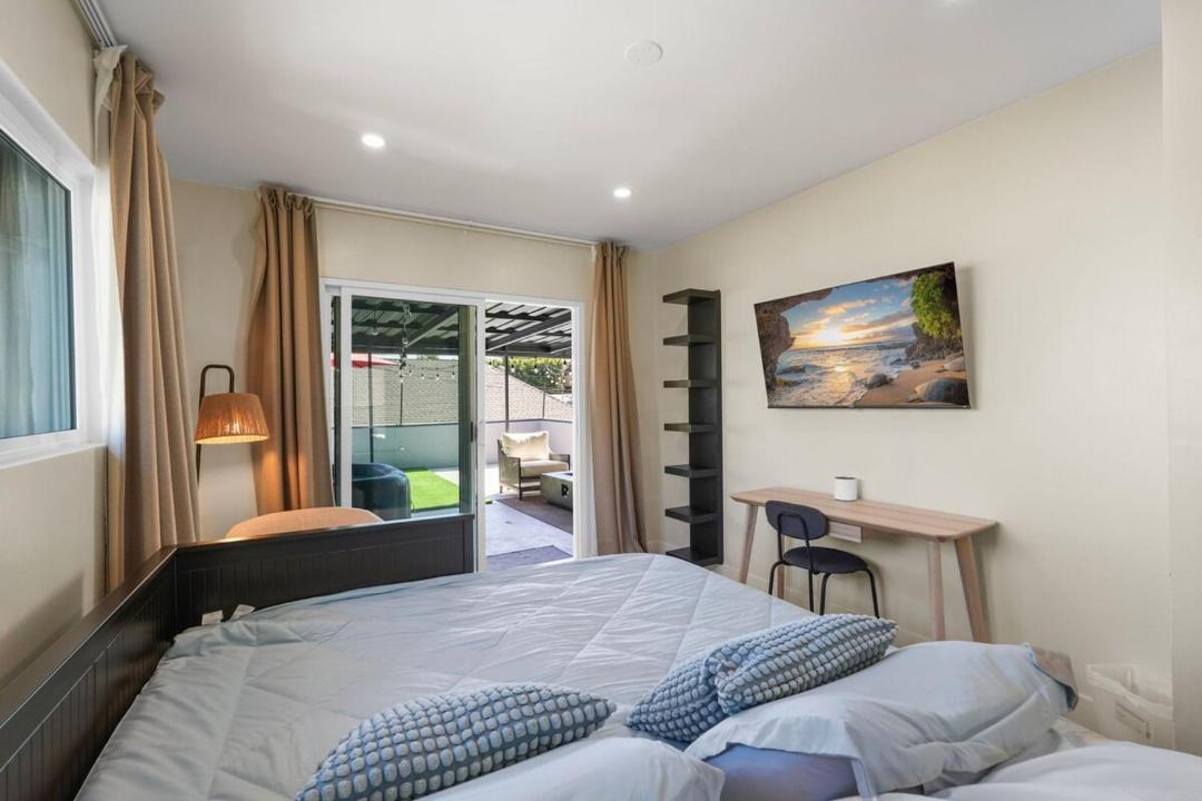 Photo of Bedroom in Alamitos Beach