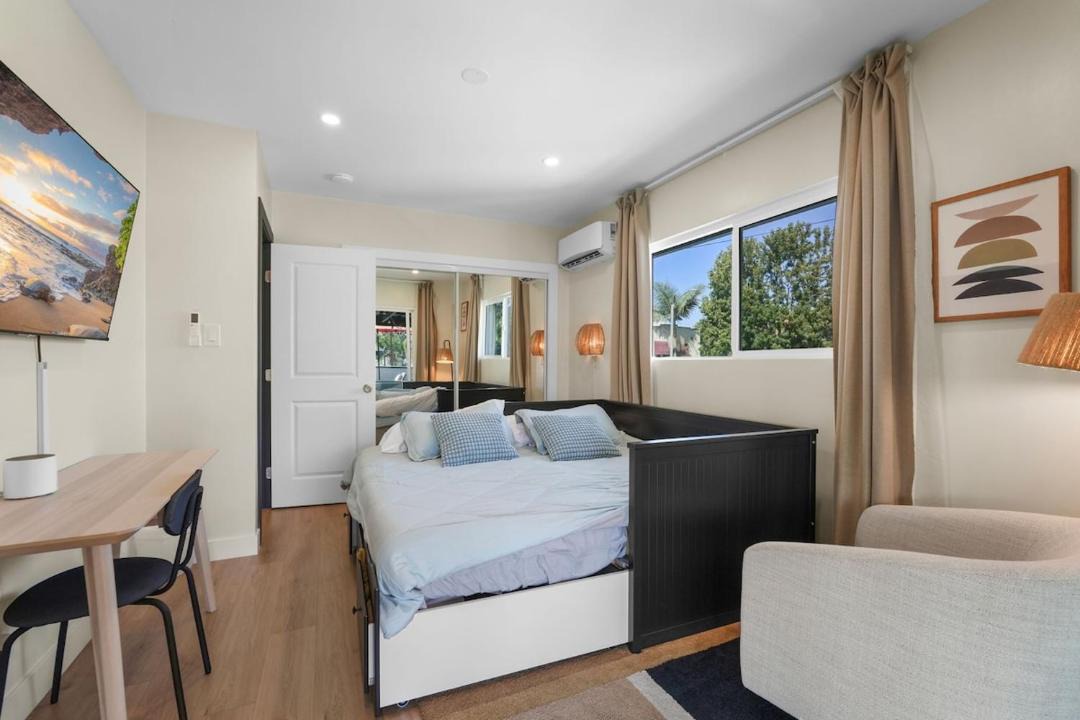 Photo of Bedroom in Alamitos Beach