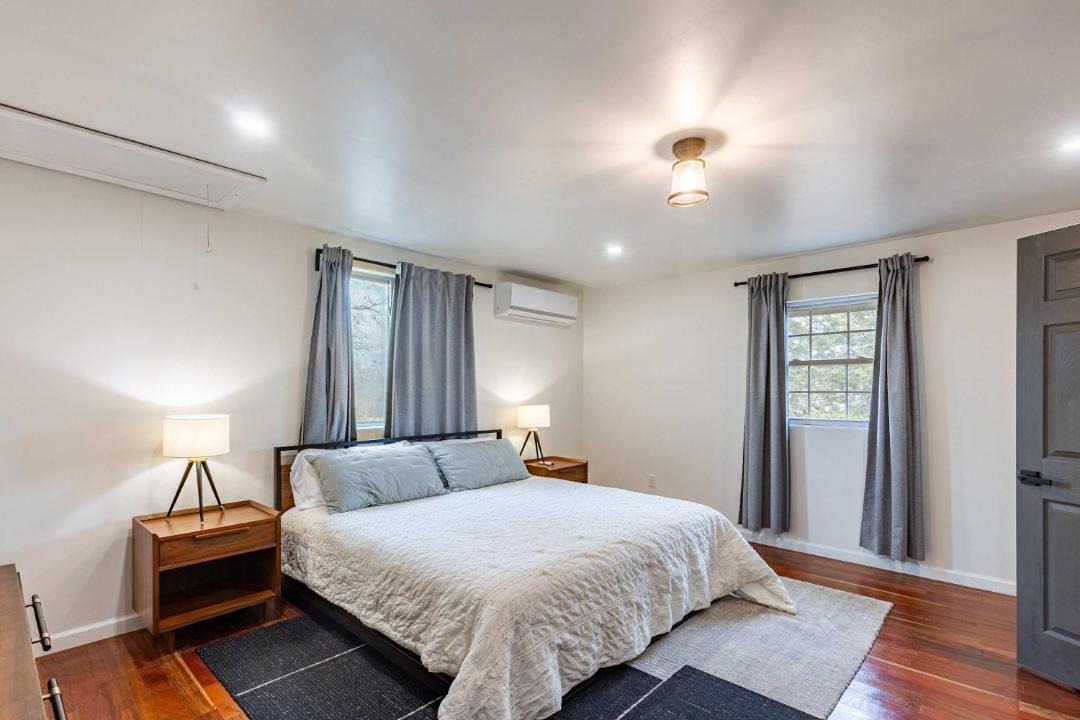 Photo of Bedroom in Oakley