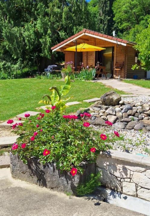 Photo of Others in Pressins