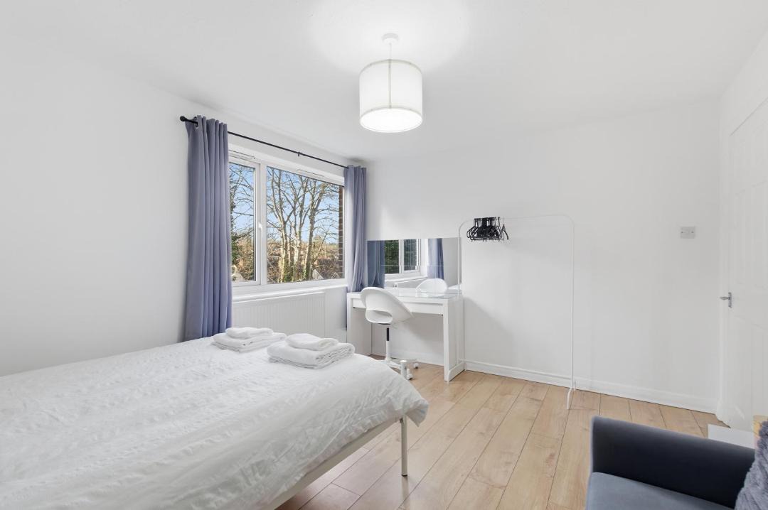 Photo of Bedroom in Purley