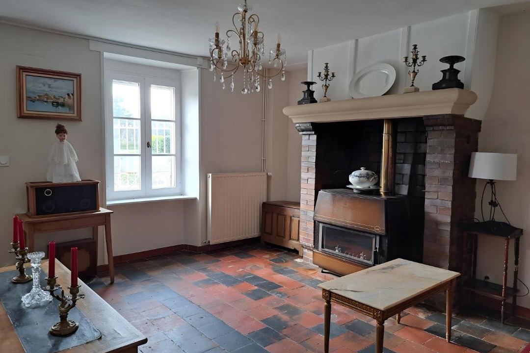 Photo of Others in Lison