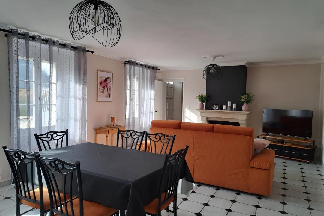 Photo of Others in Lison