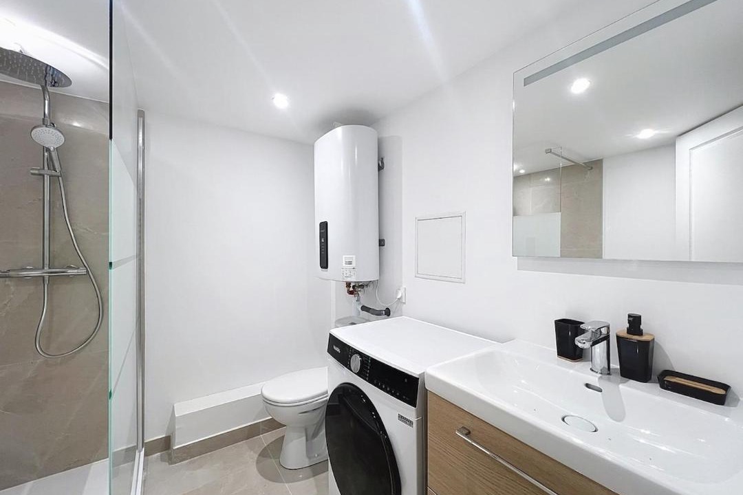 Photo of Bathroom in Griffon - Royale