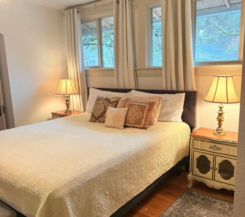 Photo of Others in Eugene