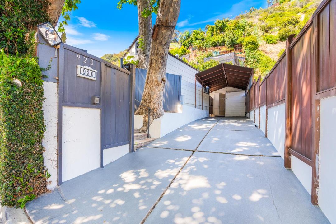 Photo of Others in Beverly Glen